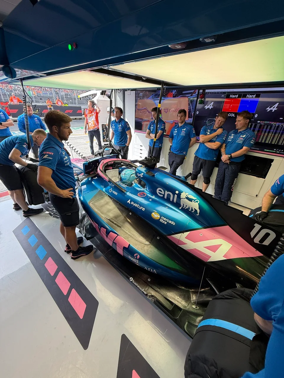 La Alpine A526 numero 10 di Pierre Gasly nel box durante il Gran Premio d'Olanda 2026