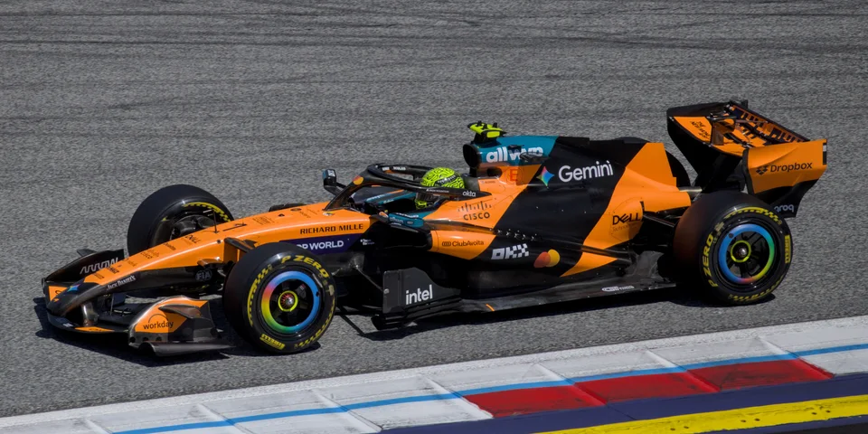 Lando Norris sulla McLaren MCL40 durante il Gran Premio d'Austria 2026.