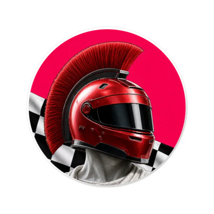 Adesivo tondo Tribuna Motori con centurione, casco rosso e bandiera a scacchi.