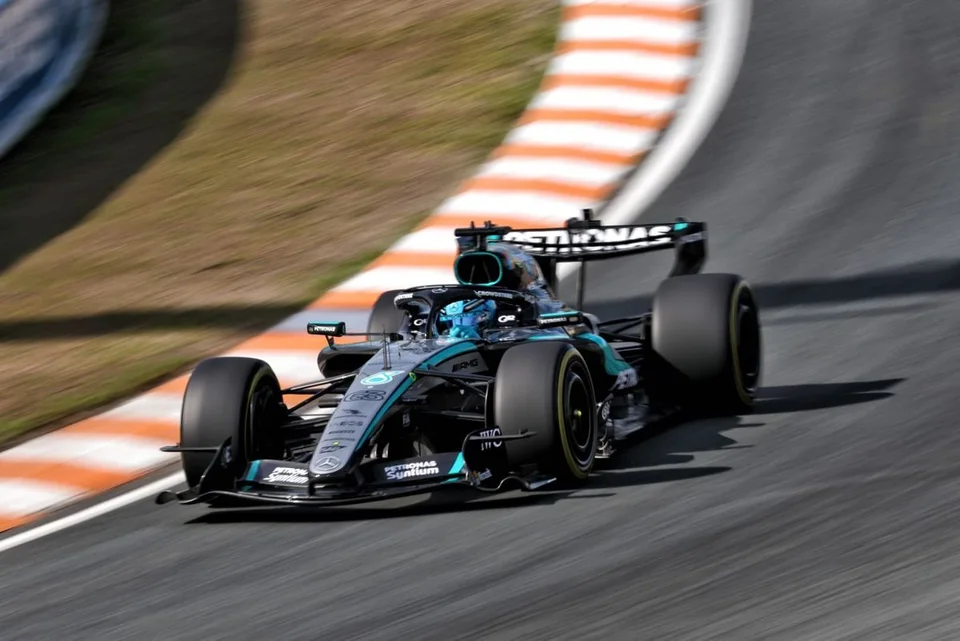 George Russell sulla Mercedes numero 63 durante il venerdi del Gran Premio d'Olanda 2026 a Zandvoort