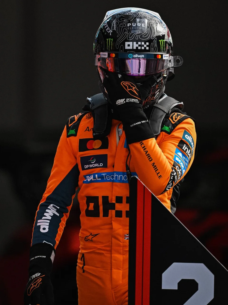 Lando Norris nel paddock di Zandvoort durante il weekend del Gran Premio d'Olanda 2026