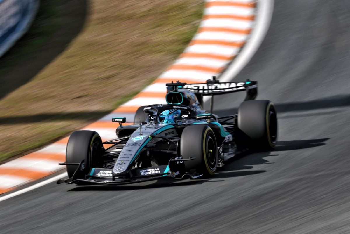 George Russell sulla Mercedes numero 63 durante il venerdi del Gran Premio d'Olanda 2026 a Zandvoort